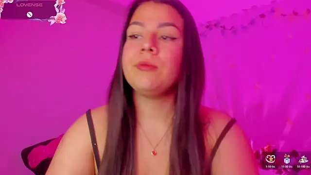 Snapshot of little_tifanny82 chatting on 04/17/26, 01:58 little tifanny82 online show from 04/17/26, 01:58