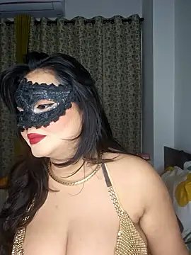 Snapshot of Blossam_07 chatting on 01/15/26, 02:43 Blossam 07 online show from 01/15/26, 02:43