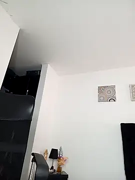 tata laima   online show from 01/03/25, 05:42