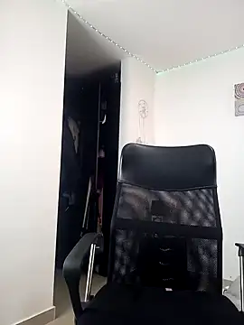 tata laima   online show from 02/04/25, 04:50