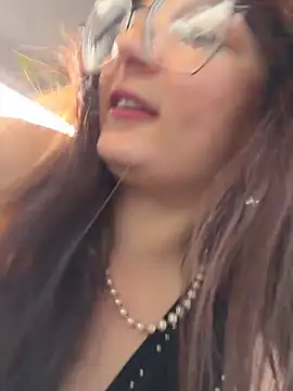 urpuppymoon online show from 03/04/26, 10:16