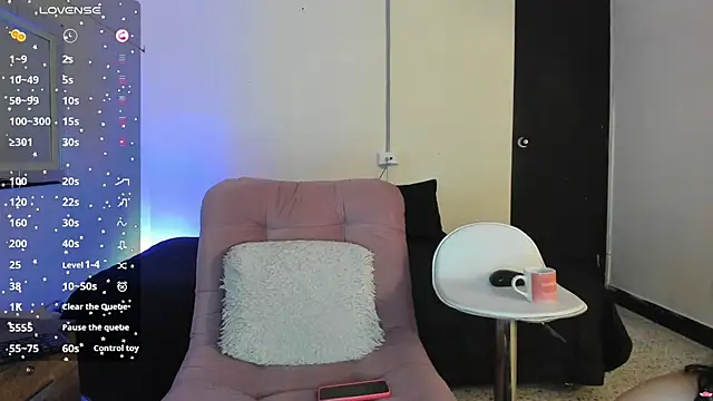 Snapshot of liily_moore chatting on 02/24/25, 09:21 liily moore online show from 02/24/25, 09:21