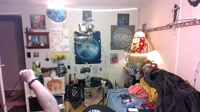 BobbyQ29 online show from 12/18/25, 09:59