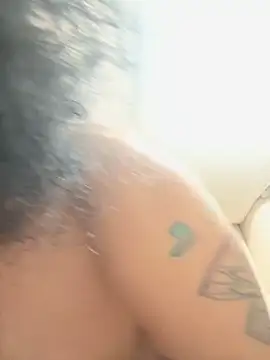 Snapshot of BobbyQ29 chatting on 03/08/26, 08:23 BobbyQ29 online show from 03/08/26, 08:23