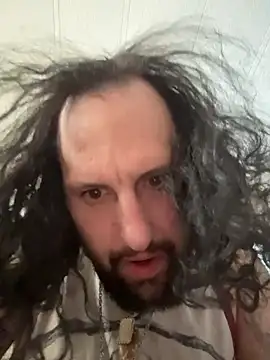 Snapshot of BobbyQ29 chatting on 03/28/26, 04:39 BobbyQ29 online show from 03/28/26, 04:39