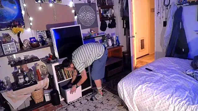 Snapshot of BobbyQ29 chatting on 03/30/26, 04:57 BobbyQ29 online show from 03/30/26, 04:57