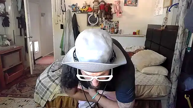 Snapshot of BobbyQ29 chatting on 04/07/26, 05:24 BobbyQ29 online show from 04/07/26, 05:24