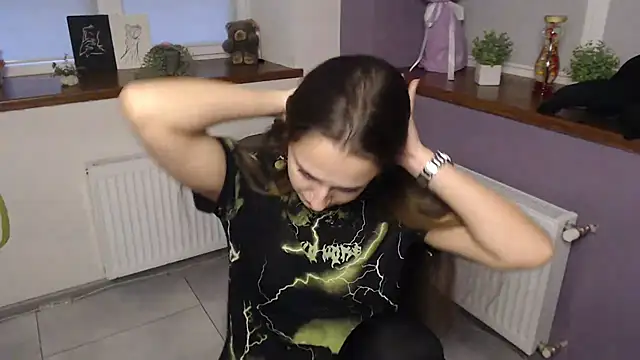 Snapshot of Caramel_bunny chatting on 12/03/24, 01:32 Caramel bunny online show from 12/03/24, 01:32