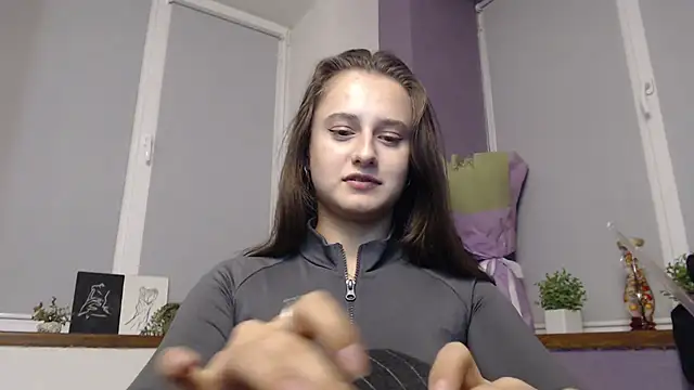 Snapshot of Caramel_bunny chatting on 12/05/24, 04:23 Caramel bunny online show from 12/05/24, 04:23