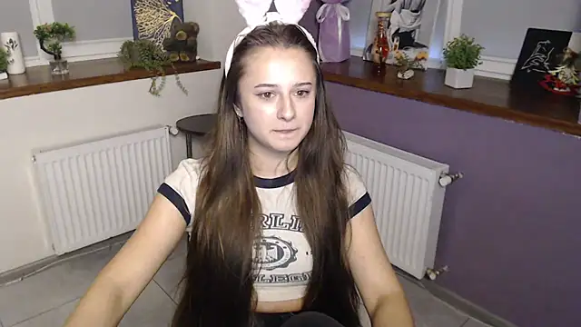 Snapshot of Caramel_bunny chatting on 01/21/25, 04:27 Caramel bunny online show from 01/21/25, 04:27