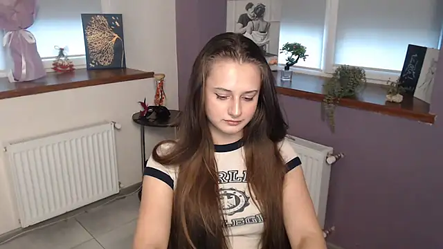 Snapshot of Caramel_bunny chatting on 02/28/25, 01:25 Caramel bunny online show from 02/28/25, 01:25