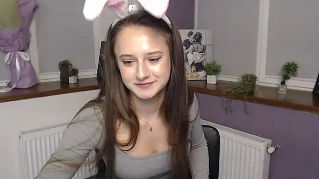 Snapshot of Caramel_bunny chatting on 03/20/25, 04:31 Caramel bunny online show from 03/20/25, 04:31