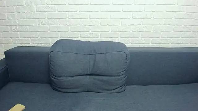 LayaFlow online show from 11/24/25, 09:09