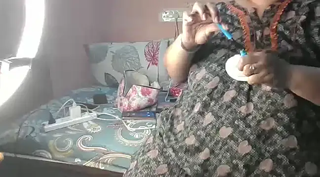 Ravina patil1 online show from 01/22/25, 04:02