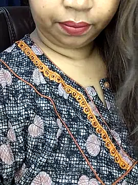 Ravina patil1 online show from 09/22/25, 05:37