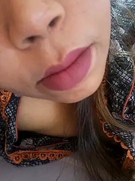 Ravina patil1 online show from 10/12/25, 10:25