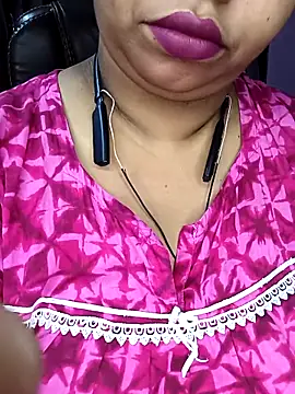 Ravina patil1 online show from 10/31/25, 12:39