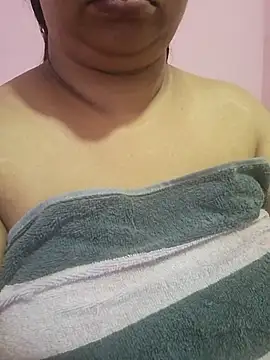Snapshot of Ravina_patil1 chatting on 06/28/26, 04:07 Ravina patil1 online show from 06/28/26, 04:07