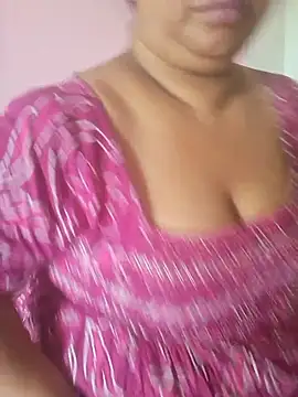 Snapshot of Ravina_patil1 chatting on 07/11/26, 05:32 Ravina patil1 online show from 07/11/26, 05:32