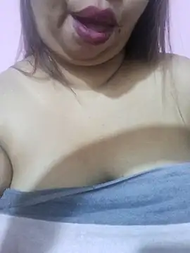 Snapshot of Ravina_patil1 chatting on 07/19/26, 03:43 Ravina patil1 online show from 07/19/26, 03:43