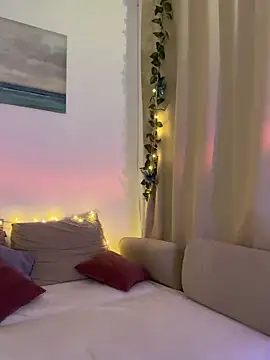 LunaRase online show from 01/11/25, 12:50