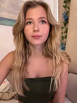 LunaRase online show from 02/18/25, 10:38