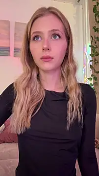 LunaRase online show from 10/23/25, 10:14