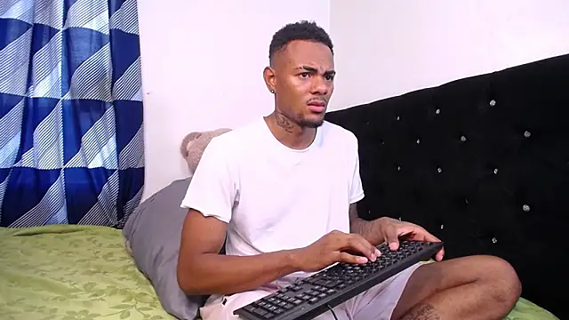 Snapshot of TysonWalkers chatting on 01/08/25, 09:23 TysonWalkers online show from 01/08/25, 09:23