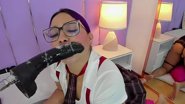 SophyRuiz  online show from 11/24/25, 12:05