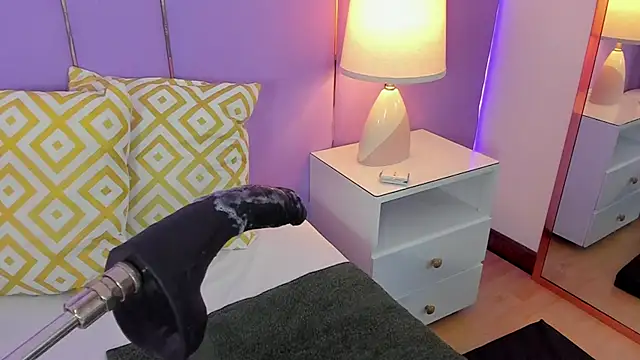 Snapshot of SophyRuiz_ chatting on 04/02/26, 11:52 SophyRuiz online show from 04/02/26, 11:52