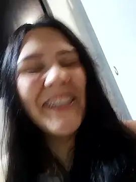 Snapshot of Ariakris chatting on 05/06/26, 03:24 Ariakris online show from 05/06/26, 03:24