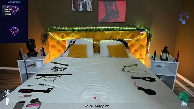 Mary Xextra online show from 12/20/24, 01:25