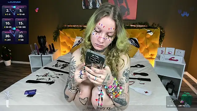 Mary Xextra online show from 01/11/25, 01:16