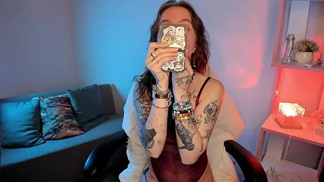 Mary Xextra online show from 10/05/25, 12:09