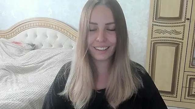 Mia shy1 online show from 10/26/25, 10:10