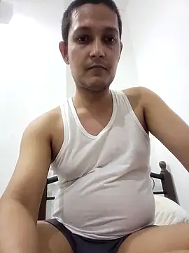 Snapshot of daddylove87 chatting on 09/19/25, 08:20 daddylove87 online show from 09/19/25, 08:20