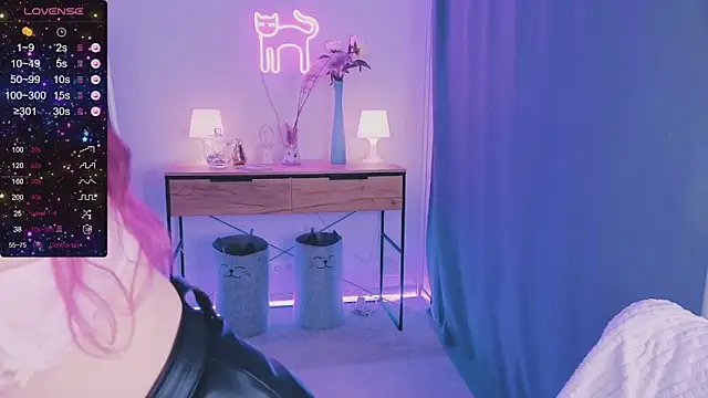 Lucy Millss online show from 01/10/25, 12:04