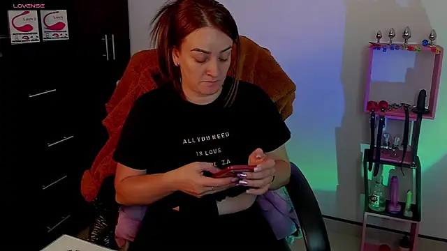 Snapshot of sara_goodgirl13 chatting on 12/22/24, 03:33 sara goodgirl13 online show from 12/22/24, 03:33