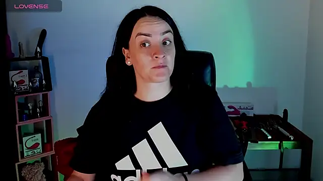 Snapshot of sara_goodgirl13 chatting on 09/21/25, 03:24 sara goodgirl13 online show from 09/21/25, 03:24