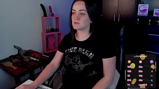 Snapshot of sara_goodgirl13 chatting on 10/18/25, 10:21 sara goodgirl13 online show from 10/18/25, 10:21