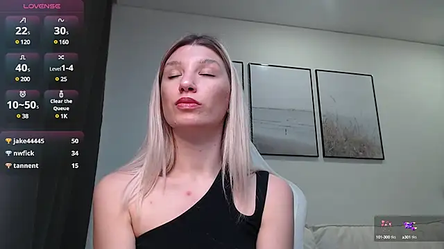 Snapshot of Linaa_Land chatting on 12/09/24, 12:40 Linaa Land online show from 12/09/24, 12:40