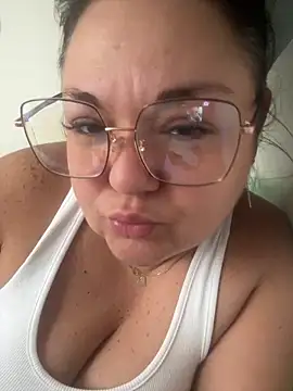 MikyVesela online show from 11/05/25, 08:14