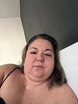 Snapshot of MikyVesela chatting on 03/07/26, 08:22 MikyVesela online show from 03/07/26, 08:22