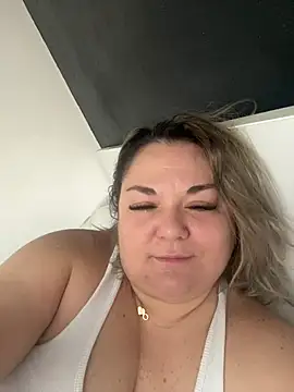 Snapshot of MikyVesela chatting on 04/10/26, 07:35 MikyVesela online show from 04/10/26, 07:35