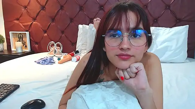 Snapshot of MelodyMansson chatting on 01/14/25, 05:01 MelodyMansson online show from 01/14/25, 05:01