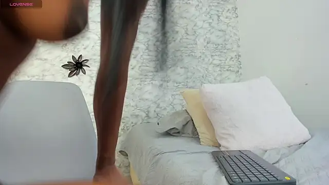 Canhela1 online show from 12/13/24, 05:05