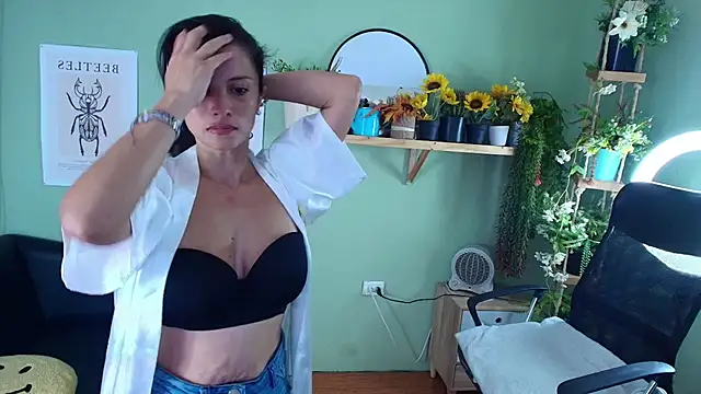 Aliiz 01 online show from 03/20/25, 06:41