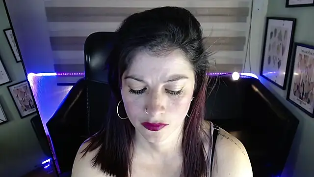 Snapshot of Aliiz_01 chatting on 03/27/26, 08:41 Aliiz 01 online show from 03/27/26, 08:41