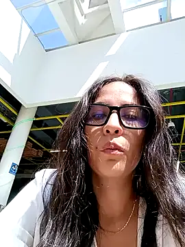 Snapshot of Lena-32 chatting on 12/16/24, 03:43 Lena-32 online show from 12/16/24, 03:43