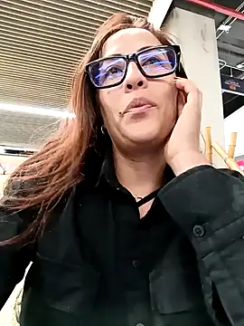 Snapshot of Lena-32 chatting on 01/21/25, 07:28 Lena-32 online show from 01/21/25, 07:28